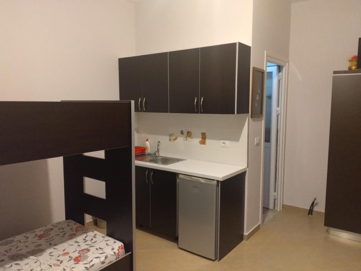 Xuxi Apartments Lukovë Buitenkant foto