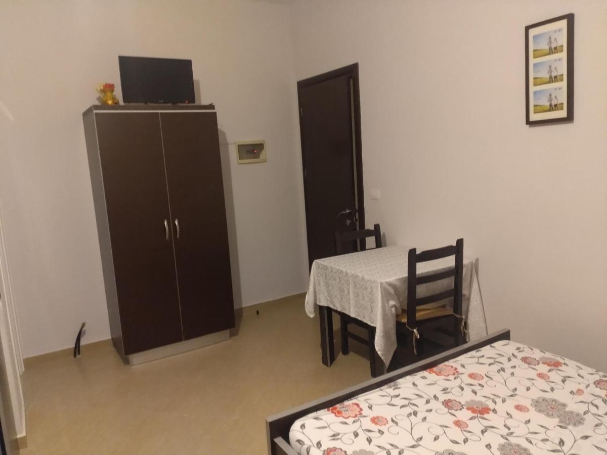 Xuxi Apartments Lukovë Buitenkant foto