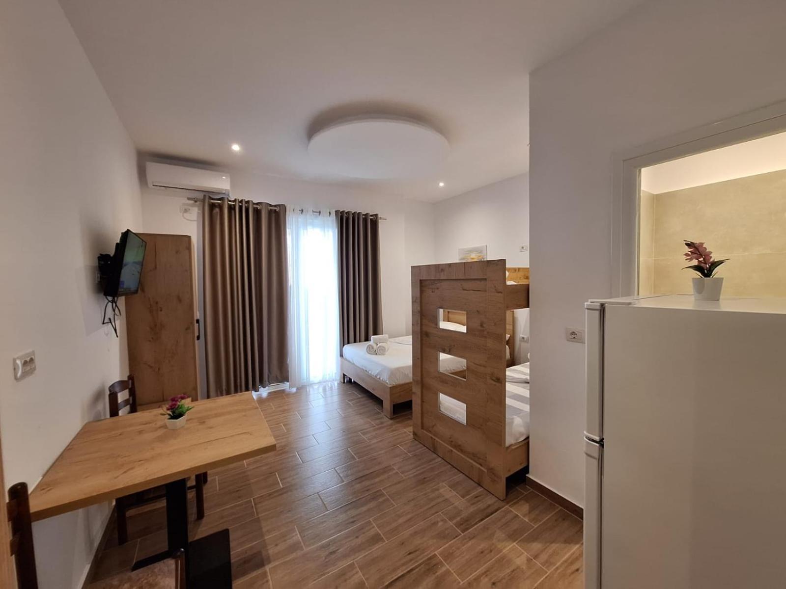 Xuxi Apartments Lukovë Buitenkant foto