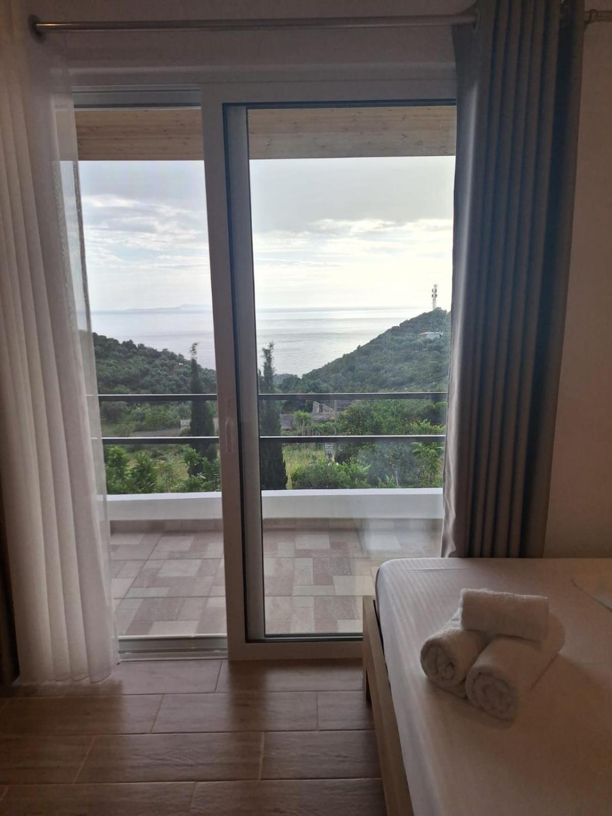Xuxi Apartments Lukovë Buitenkant foto