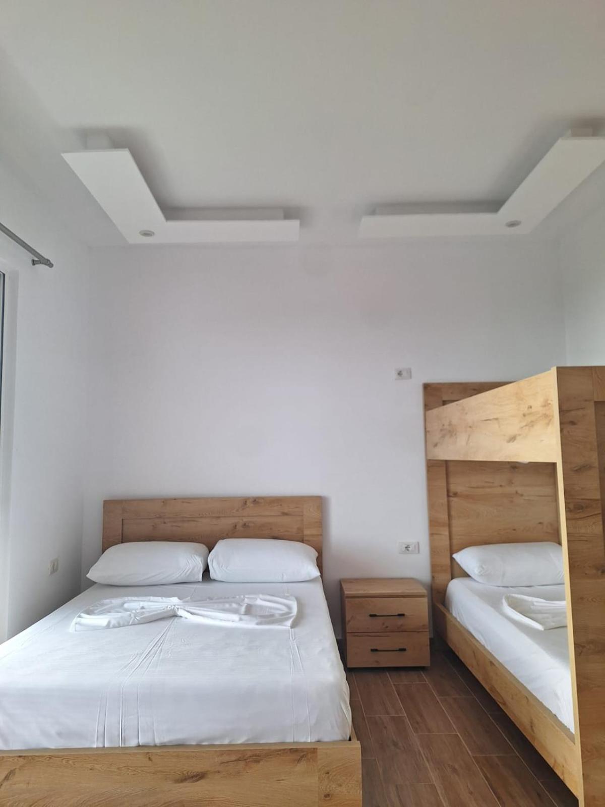 Xuxi Apartments Lukovë Buitenkant foto