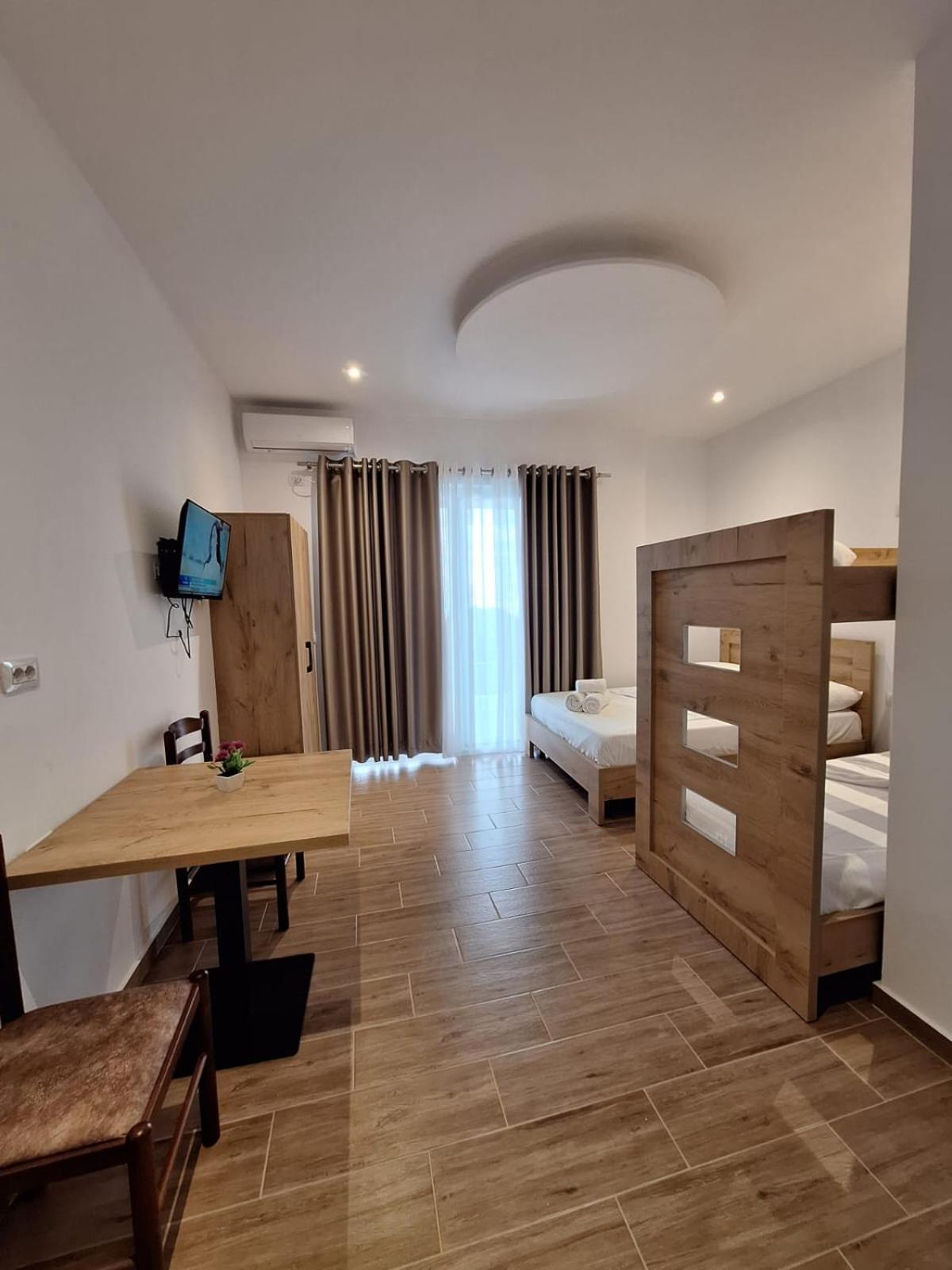 Xuxi Apartments Lukovë Buitenkant foto