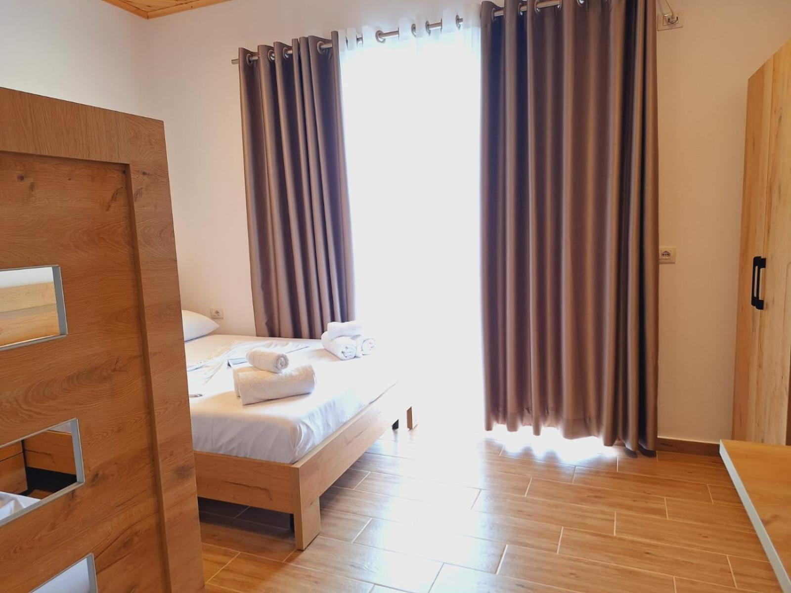 Xuxi Apartments Lukovë Buitenkant foto