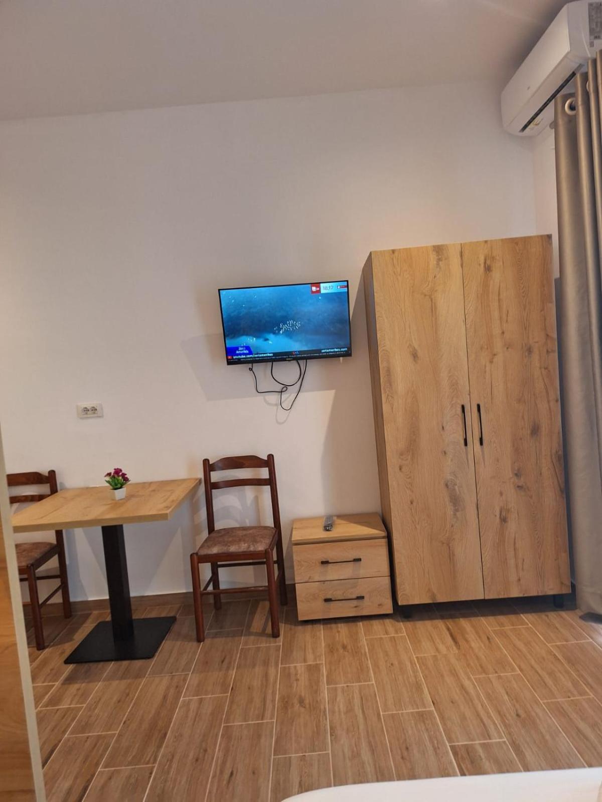 Xuxi Apartments Lukovë Buitenkant foto