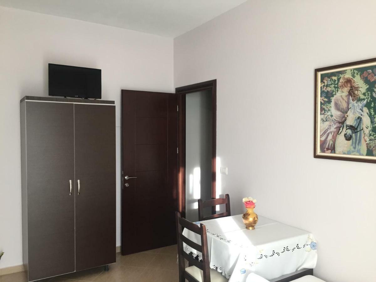 Xuxi Apartments Lukovë Buitenkant foto